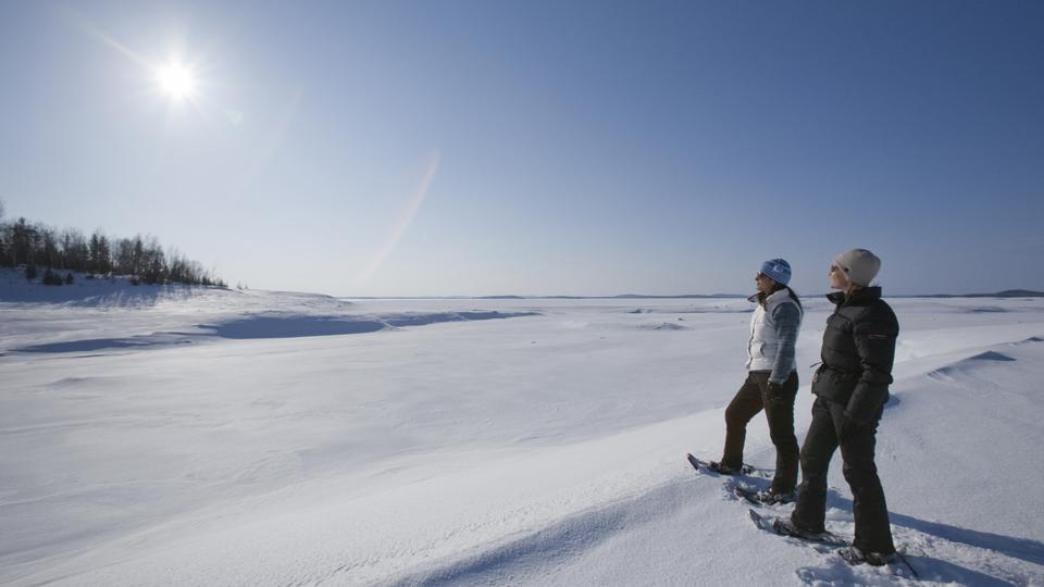 village-windigo-raquette-hiver-lac