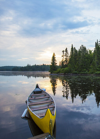 outdoor-canoe