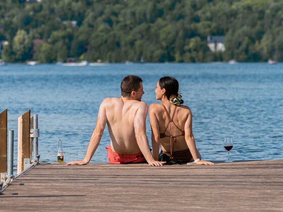 Entourage-sur-le-Lac Resort - Québec - Couple au lac