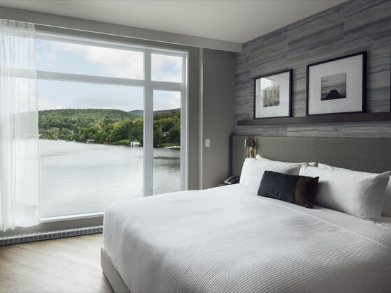 Entourage sur-le-Lac Resort Québec