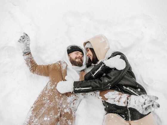 Hôtel & cie - Gaspésie - Couple fun time in winter