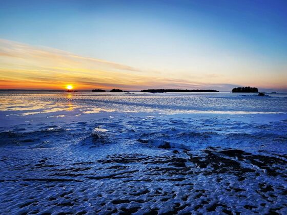 Auberge des îles Saguenay Lac-Saint-Jean lake in winter