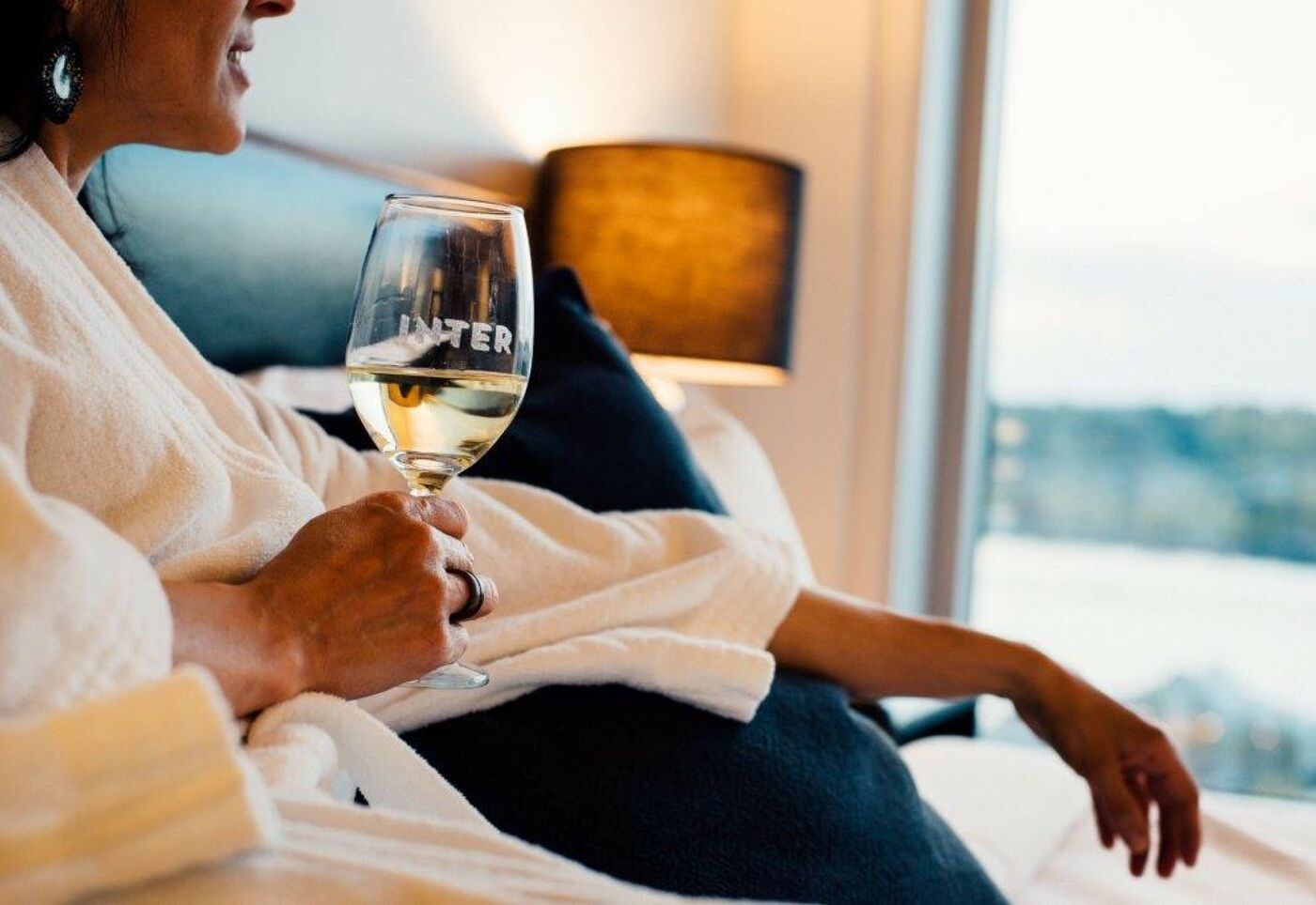 Hôtel Chicoutimi - vin à la chambre