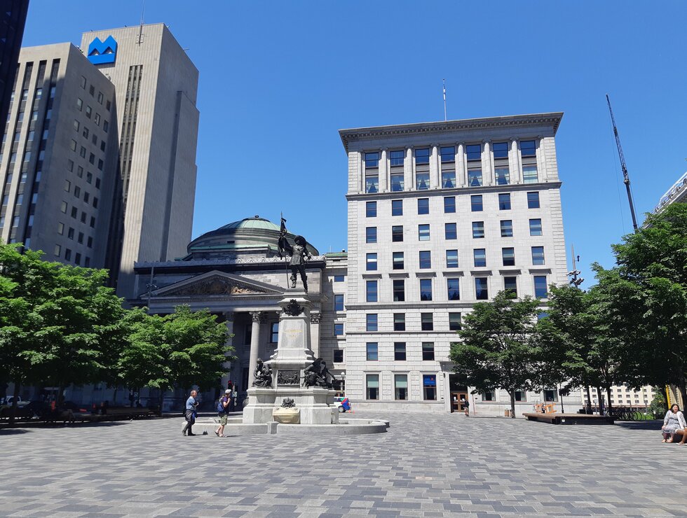 Le Saint-Sulpice Hôtel Montréal architecture old montreal