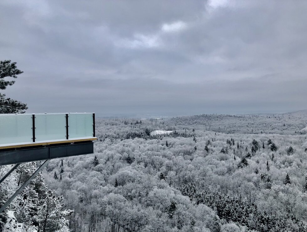 Auberge de la Montagne Coupée in winter