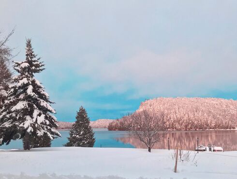 Auberge du Lac-à-l'Eau-Claire paysage hiver
