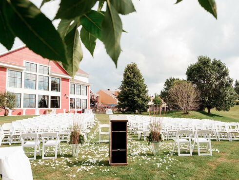 Estrimont Suites & Spa Eastern Townships Outdoor ceremony