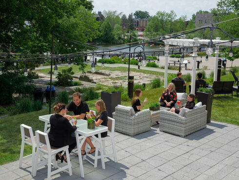 Hôtel Château Joliette Lanaudière terrasse restaurant