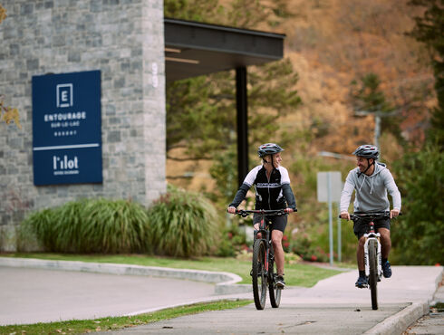 Entourage sur-le-Lac Resort Québec