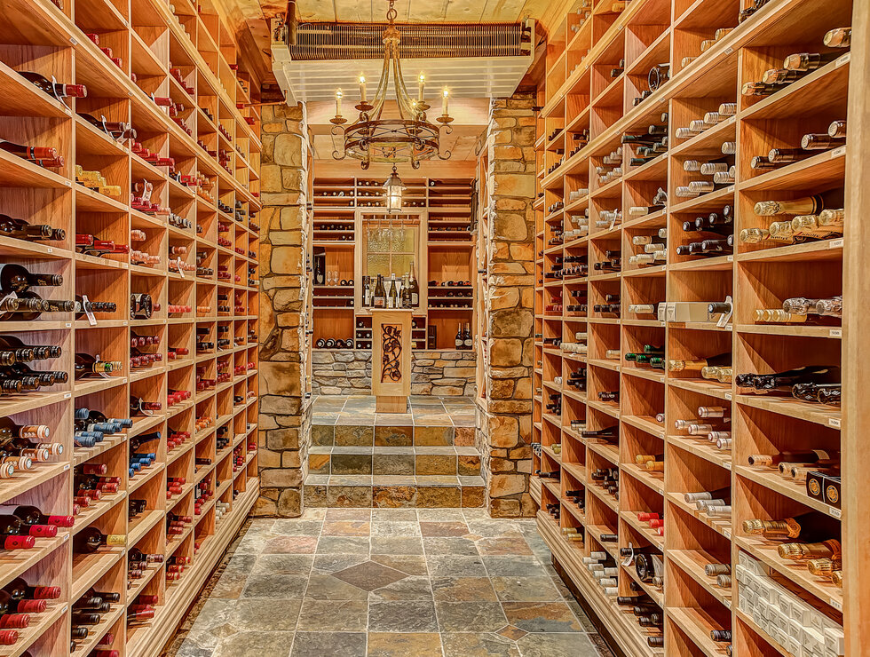 Ripplecove, Hôtel & Spa Cantons-de-l'Est wine cellar
