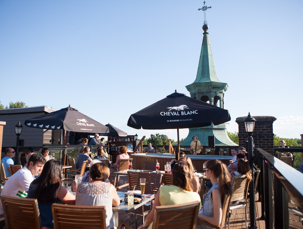 Hôtel Montfort Nicolet Centre-du-Québec terrasse