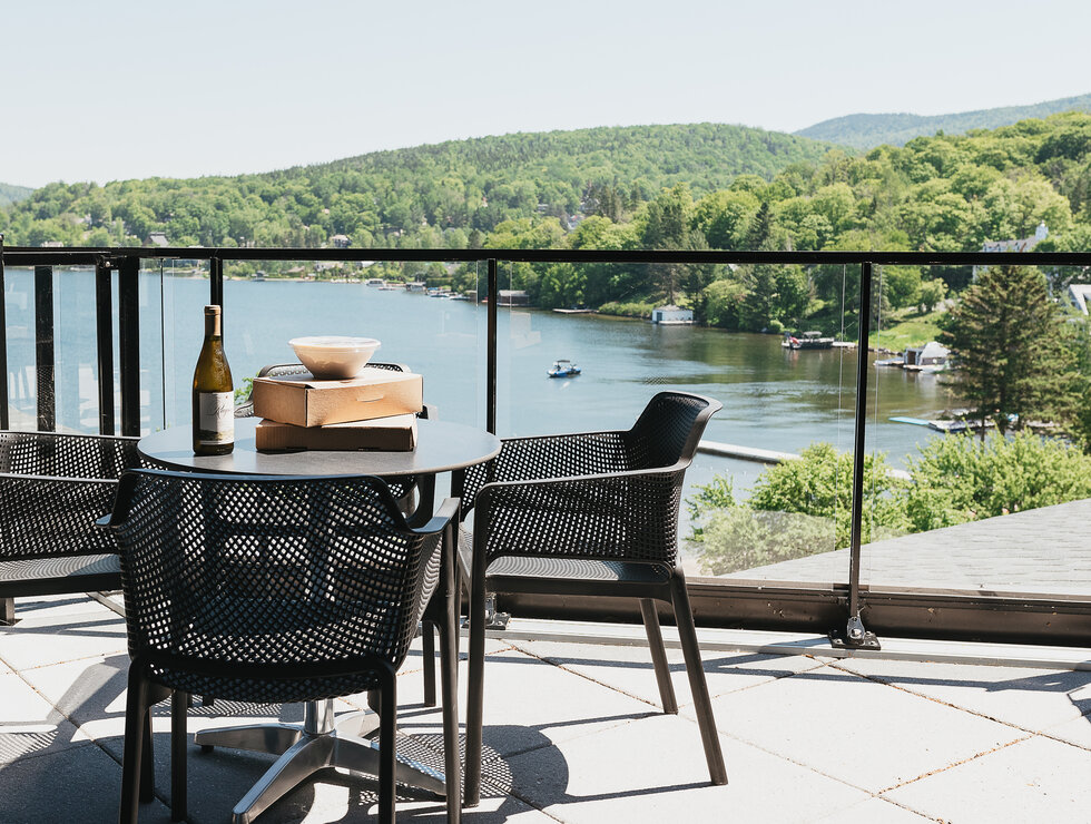 Entourage sur-le-Lac Resort Québec balcon