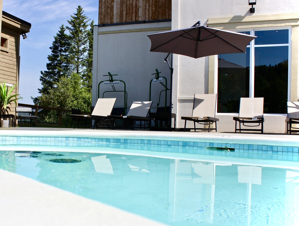Ax Hôtel Mont-Tremblant La piscine extérieure