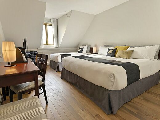 Hôtel Cap-aux-Pierres Charlevoix Un très grand lit (King) et 1 lit simple, vue fleuve - Bâtiment principal