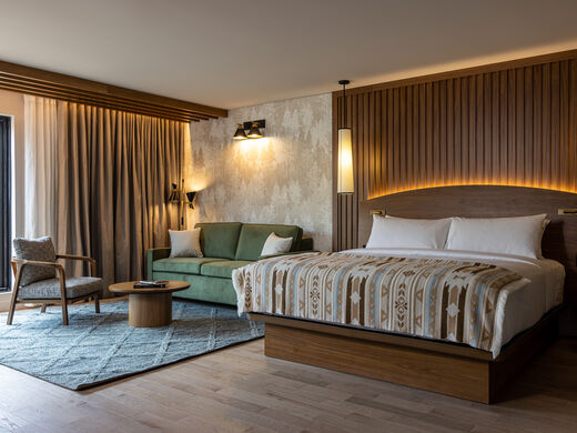 Junior Deluxe Suite (King)