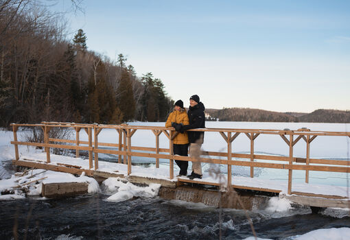 Auberge du Lac-à-l'Eau-Claire Mauricie Couple printemps