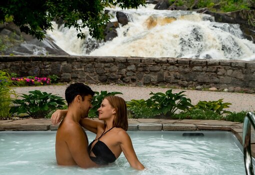 Le Moulin Wakefield Hôtel & Spa - Outaouais - Romance by the falls